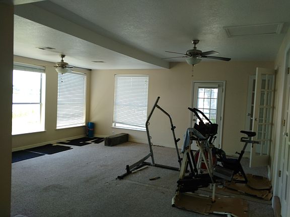 5th image of 208 S Venetian Way