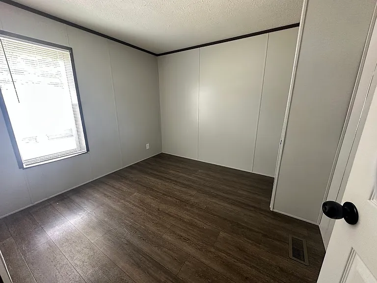 2088 E Empire Ave #208 — Photo 8