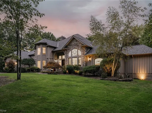 5 Brandon Ct, Moreland Hills, OH 44022