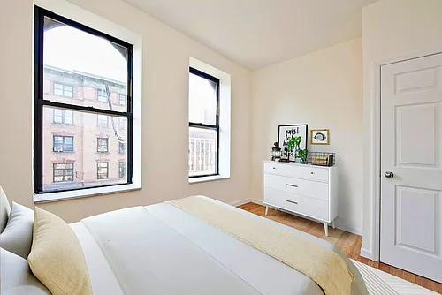 342 Manhattan Ave #1S Photo 1