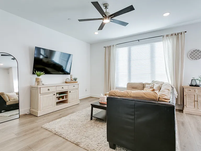 7605 Reis Ln #1 — Photo 16