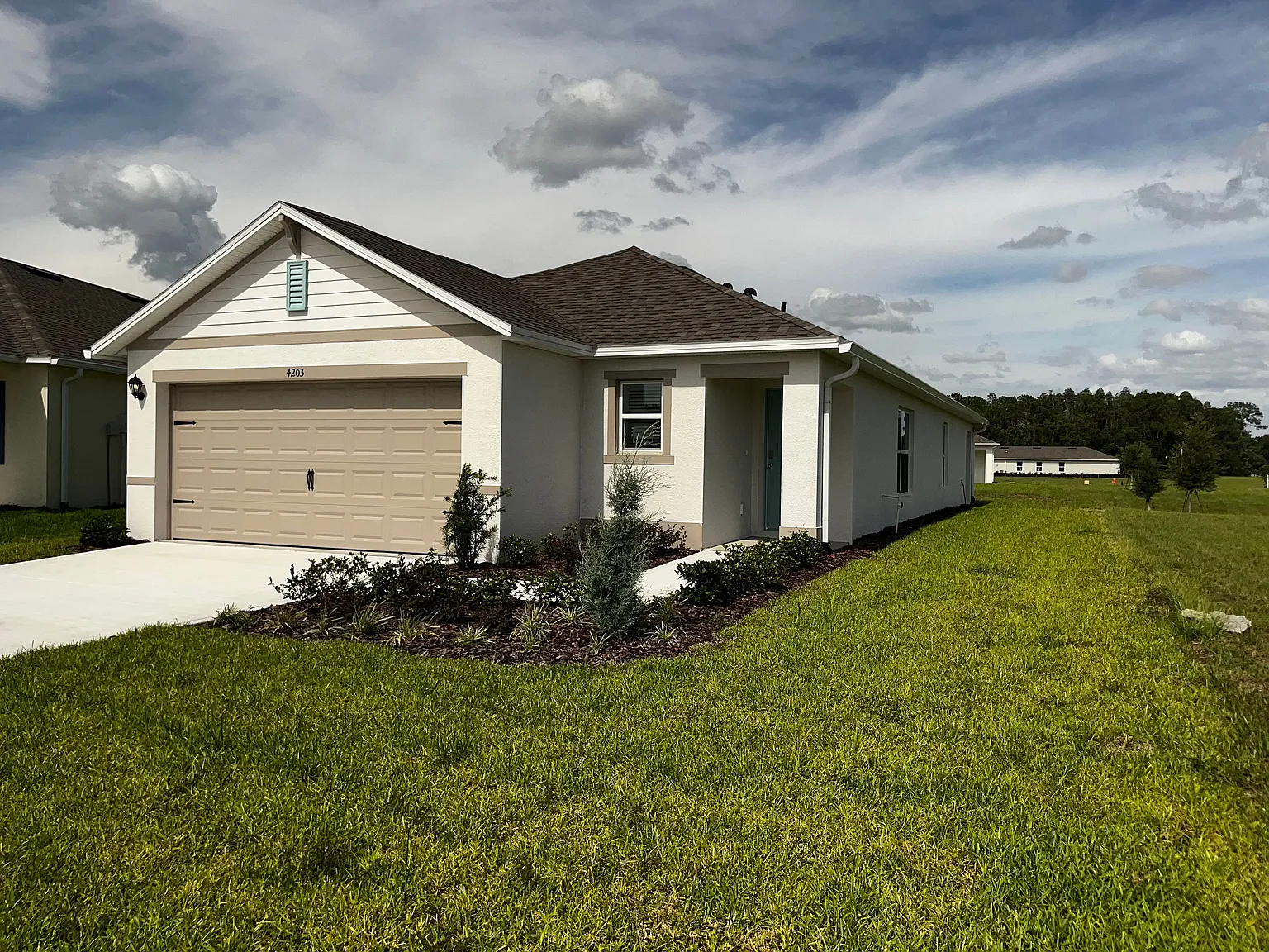 3 bed, 2.0 bath, 1504 sqft, $2,145 — Photo 1
