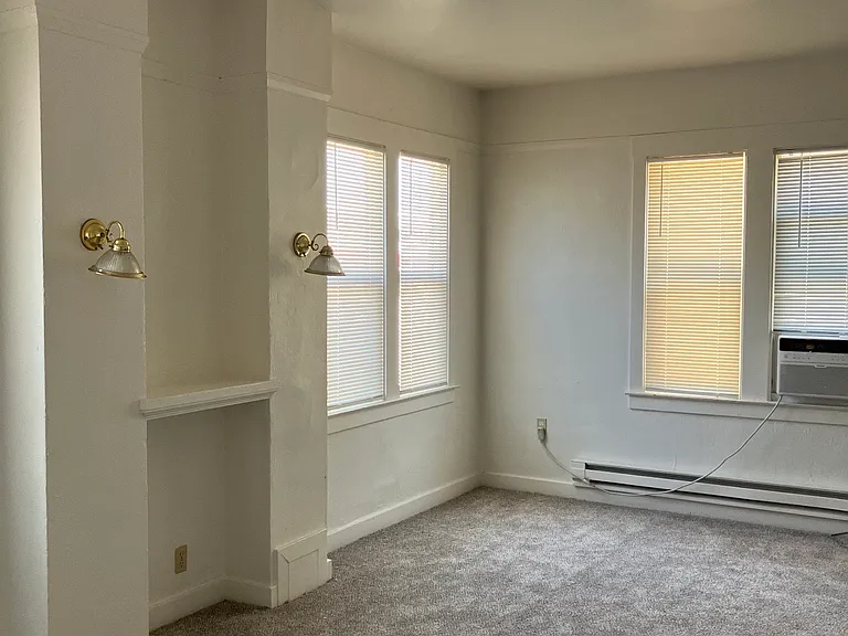 1112 Walnut St #8 — Photo 5