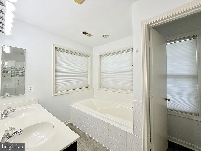 70 Dorothy Ln — Photo 21