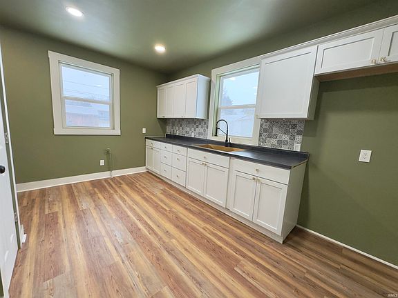 5th image of 506 E Main St