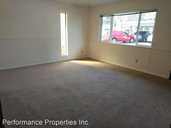 3rd image of 3420 SE 58th Ave #5974536
