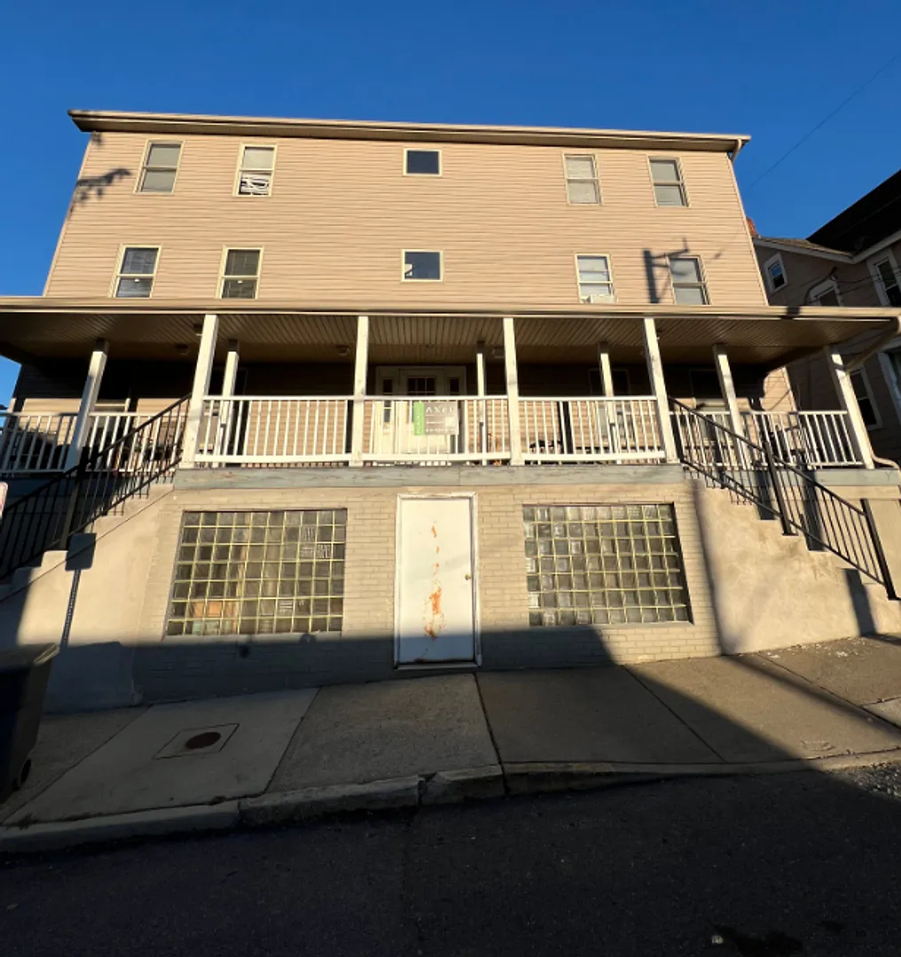 201-215 1st Street — Photo 1