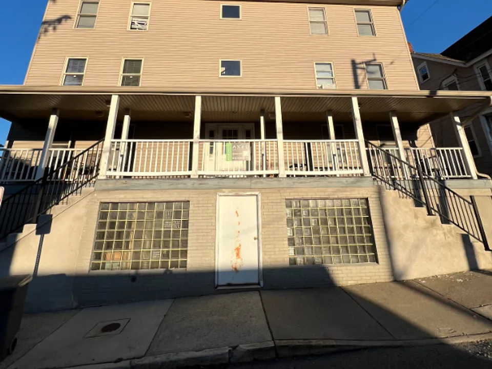 201-215 1st St