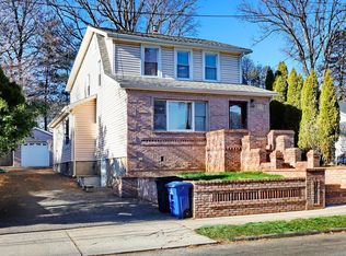 135 7th St, Cresskill, NJ 07626