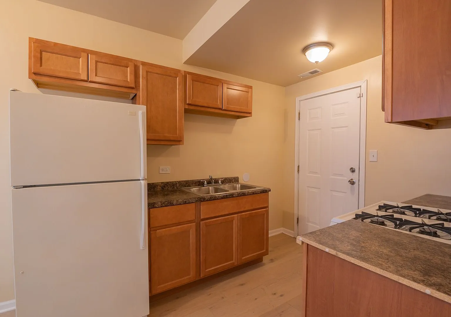 1 bed, $1,350 — Photo 3