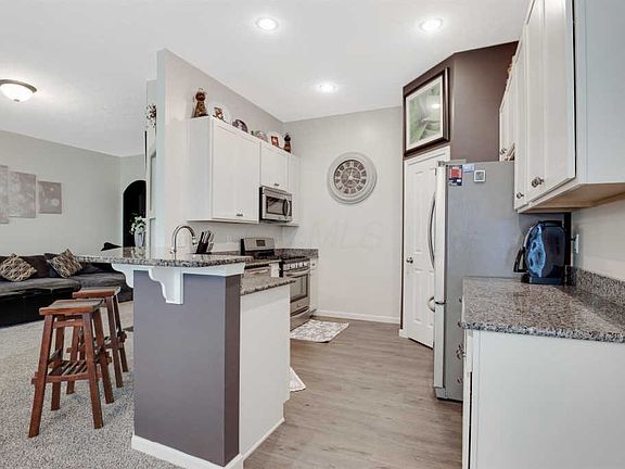 5th image of 659 Wintergreen Way
