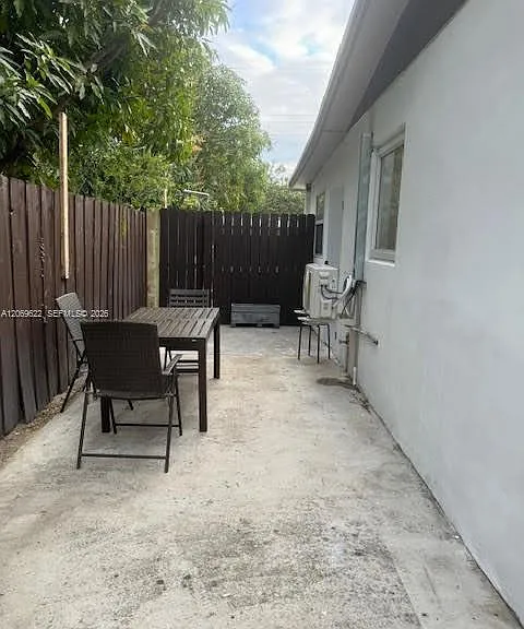 1270 NE 210th Ter #B — Photo 10