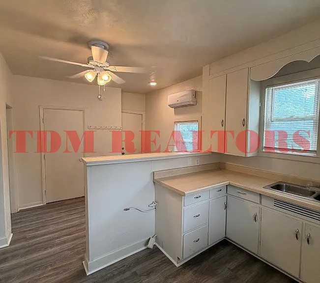 419 Clinton St #421-1/2 — Photo 8