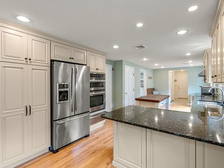 322 Concord Rd — Photo 2