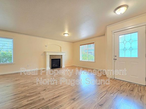 5th image of 906 116th Pl SE