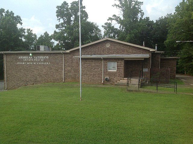 1st image of 925 E Dixon Blvd