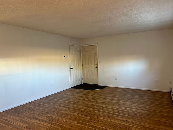 3rd image of 1029 Aurora Dr APT 1