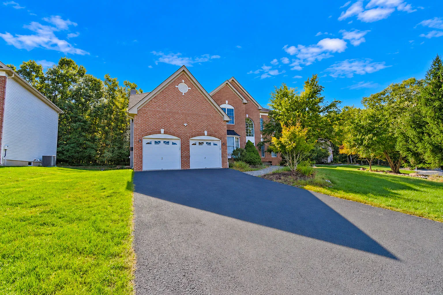4 bed, 2.5 bath, 3723 sqft, $3,450 — Photo 1