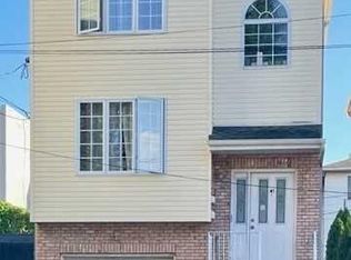 41 Cleveland Ave, Harrison, NJ 07029