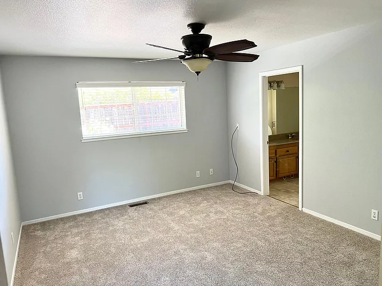 5297 Lone Pine Rd — Photo 15