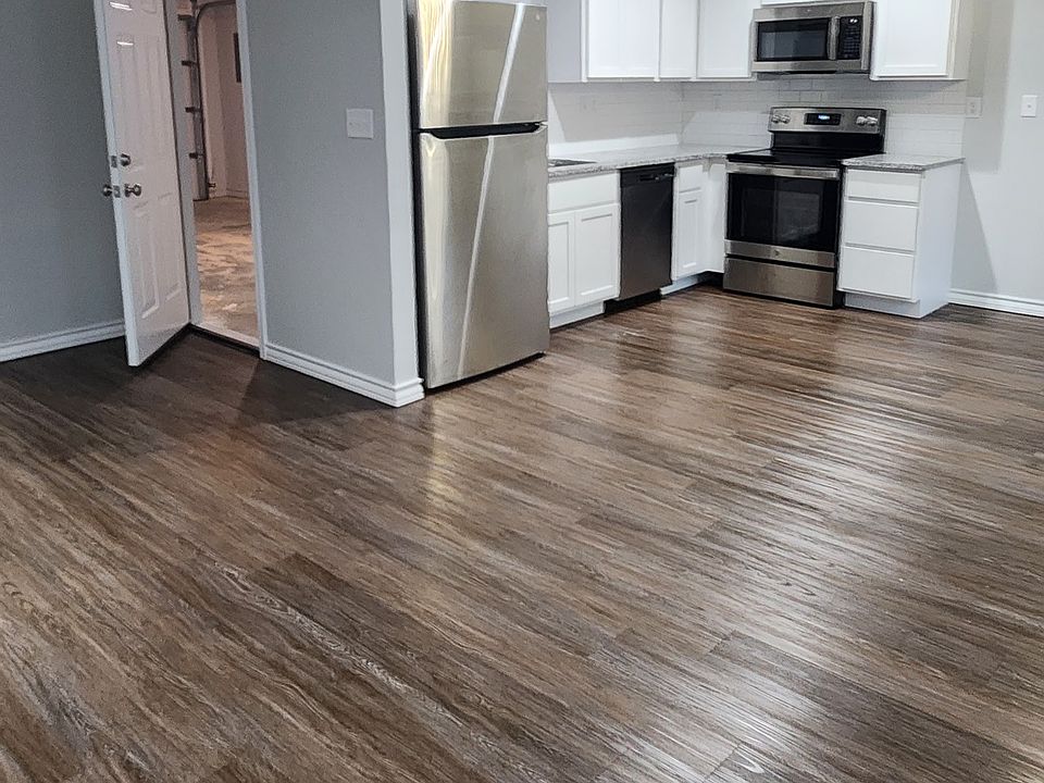 1st image of 3210 Robin Ln #3204