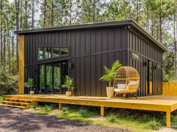 5791 Whispering Woods Dr, Pace, FL 32571