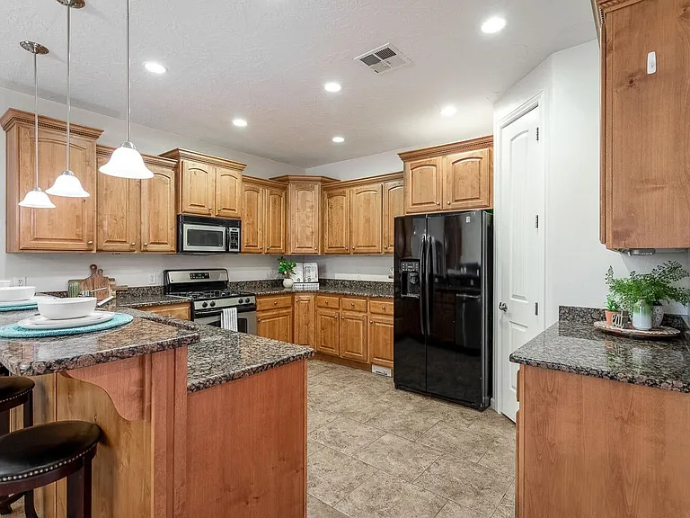 1788 S 140 W — Photo 7