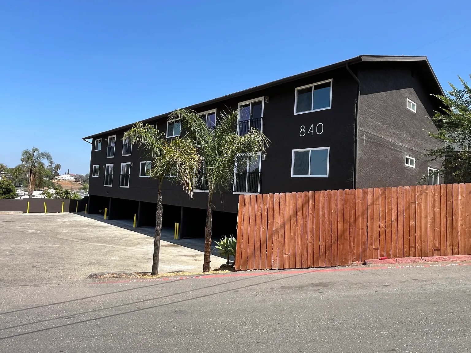2 bed, 1000 sqft, $2,495 — Photo 3