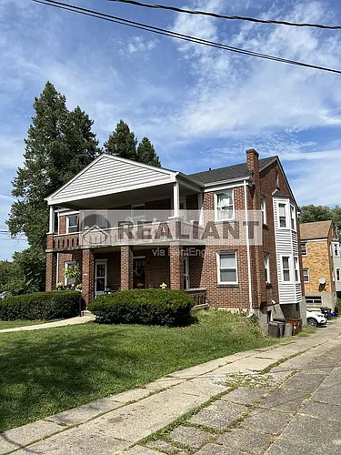 2214 Memorial Pkwy Photo 1 2214 Memorial Pkwy Photo 1
