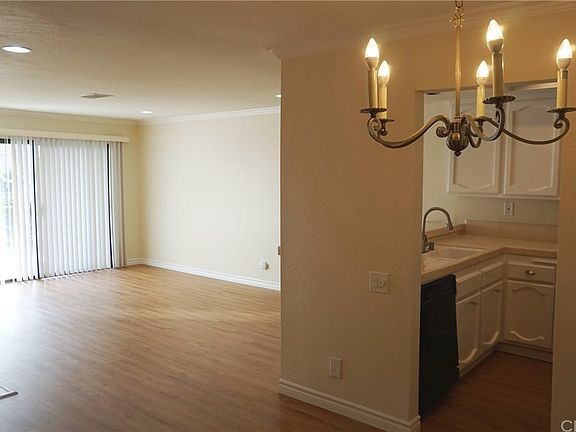 3rd image of 2110 Apricot Dr