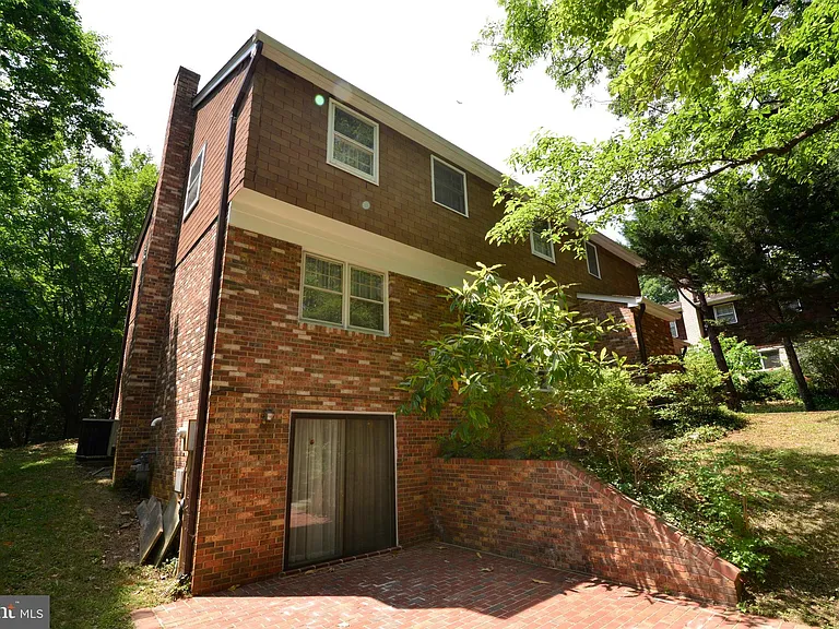 1317 Forestwood Dr — Photo 5