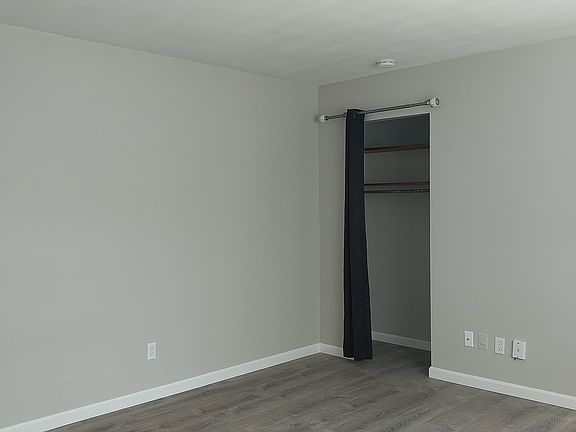 4th image of 3333-3338 Epworth Ave #20