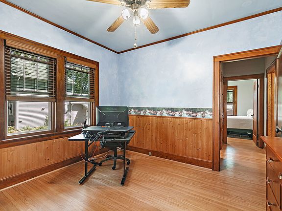 5th image of 909 Augusta Ave