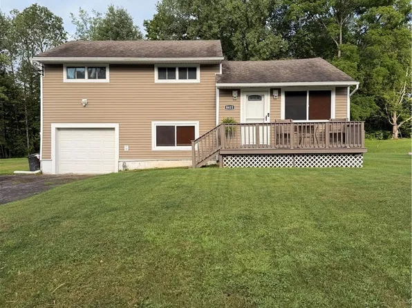 8411 Dawn Dr, Rome, NY 13440