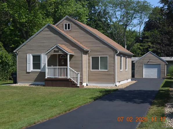 403 Hoover Ave, Benton Harbor, MI 49022