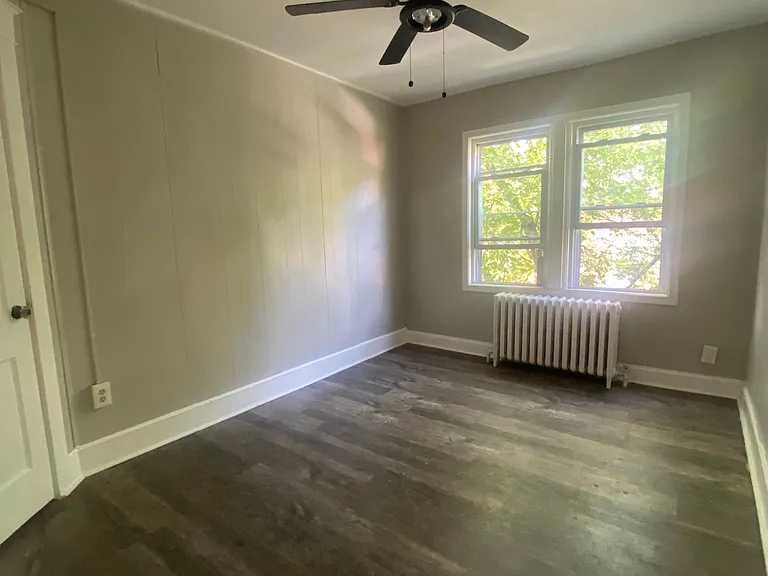 2527 Edgemont Ave — Photo 18