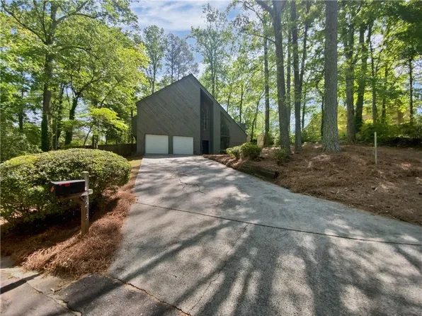 3213 Cedar Bluff Dr NE, Marietta, GA 30062
