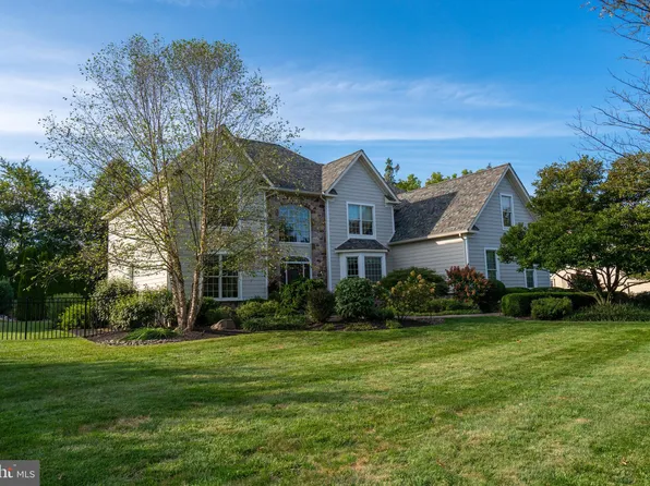 724 Chapel Hill West Ln, Horsham, PA 19044