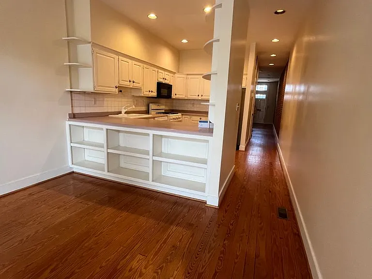 126 N Payne St — Photo 6