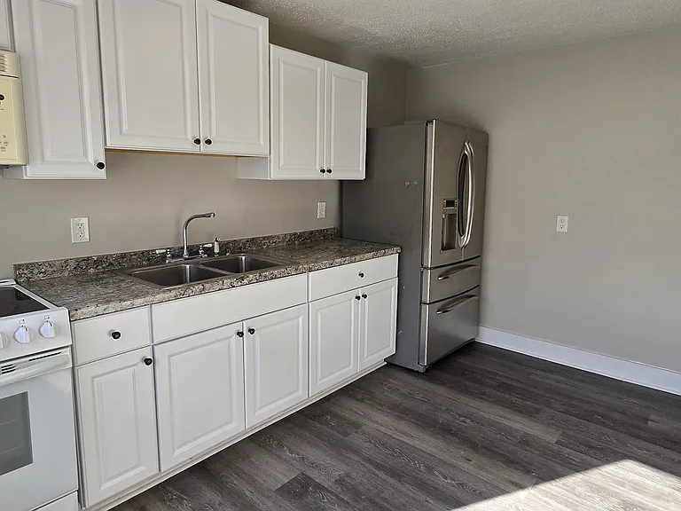 2912 Woodleigh St #3 — Photo 7
