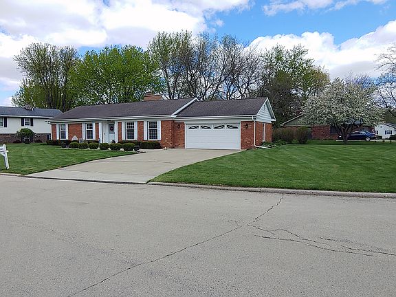 2nd image of 1401 Hillcrest Dr