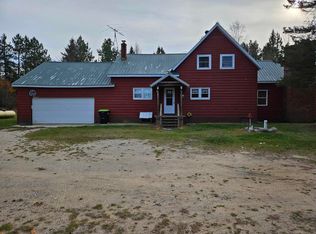 9951 S Salt Point Rd, Strongs, MI 49728