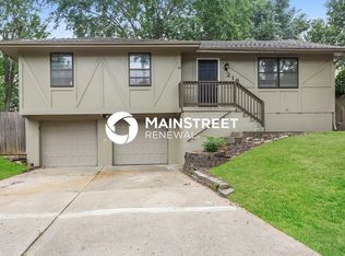 216 SW Richwood Ln, Blue Springs, MO 64014