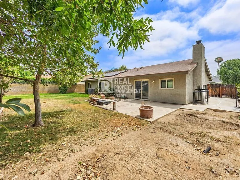 7970 Cambridge Ave — Photo 12