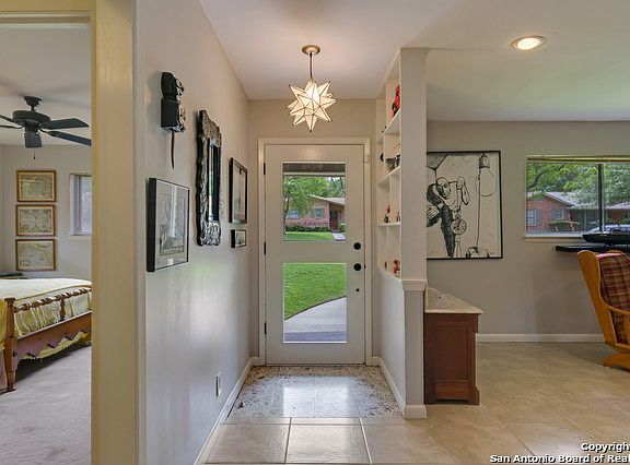 4th image of 2923 Burnside Dr