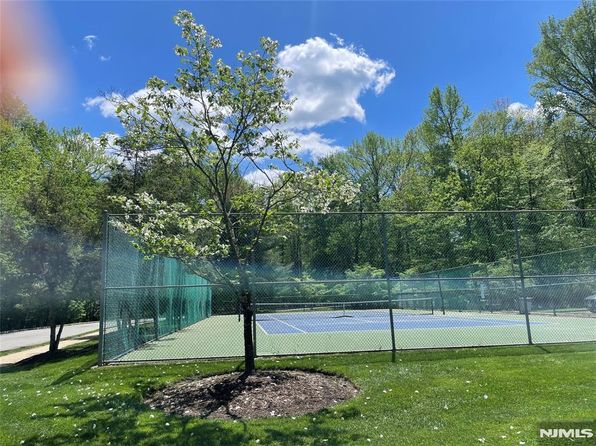 412 Chatfield Dr #412, Pompton Plains, NJ 07444