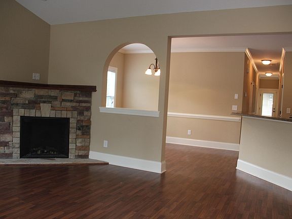 4th image of 3321 A Ellsworth Dr