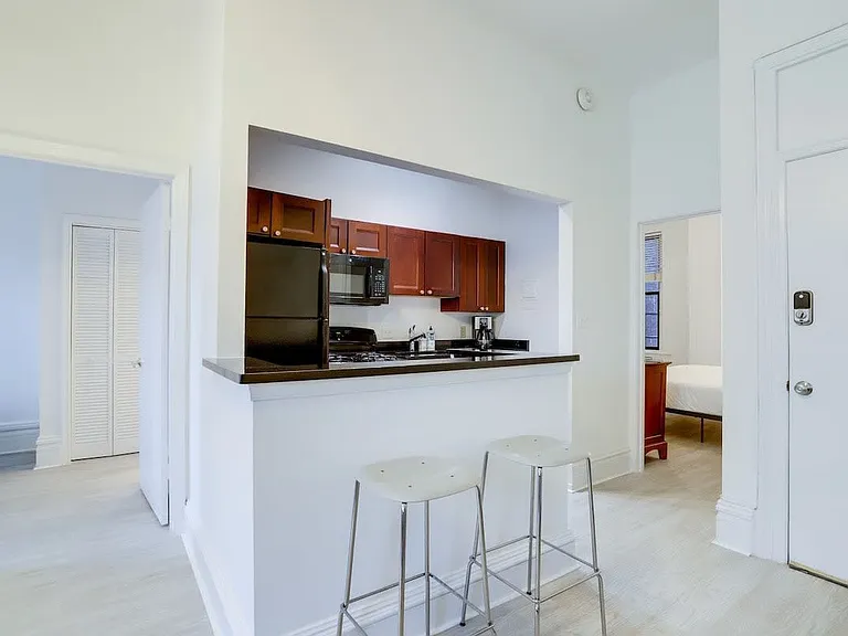 1765 R St NW #201 — Photo 22