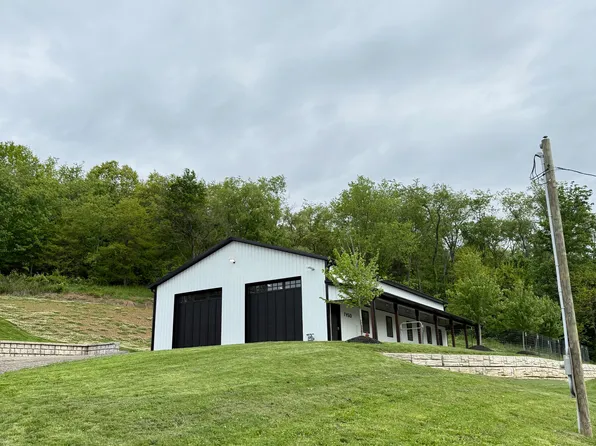 7260 Noblestown Rd #A, Oakdale, PA 15071