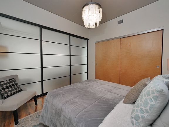 2nd image of 1818 L St #300